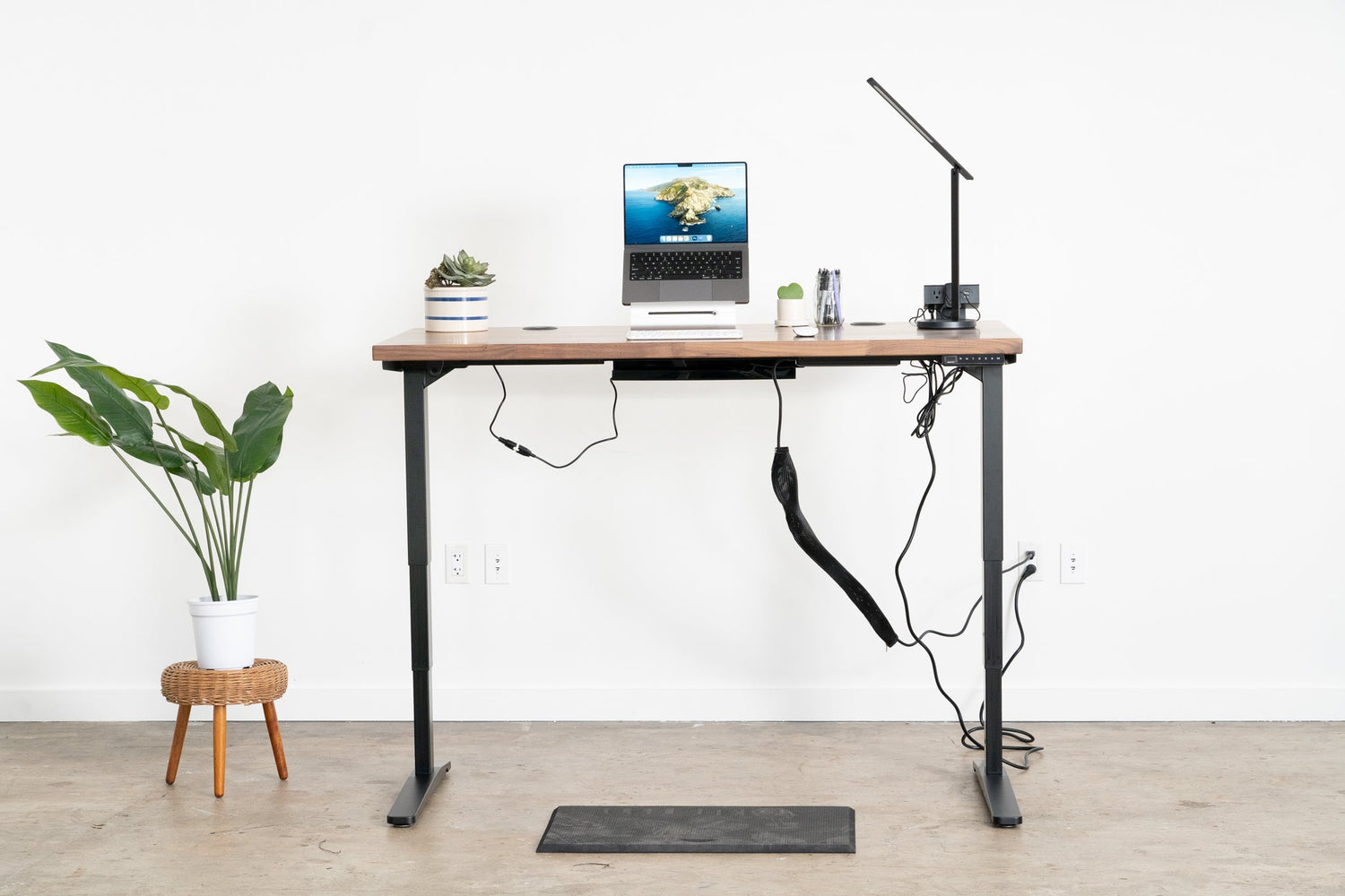 What Are the Most Important Standing Desk Features?