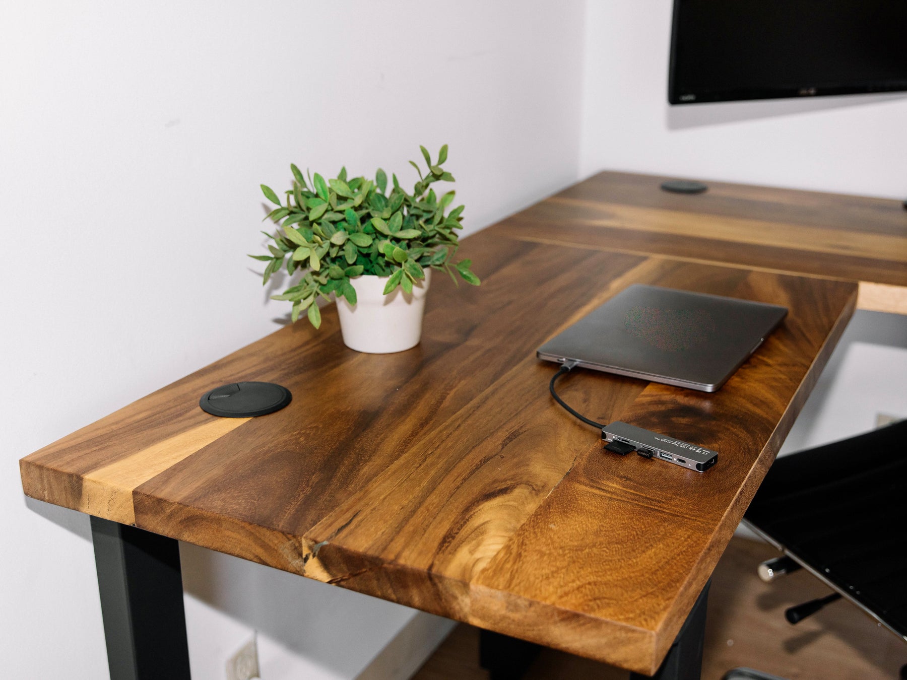Solid Wood L-Shaped Desk | Walnut Wood | Spacious Workstation